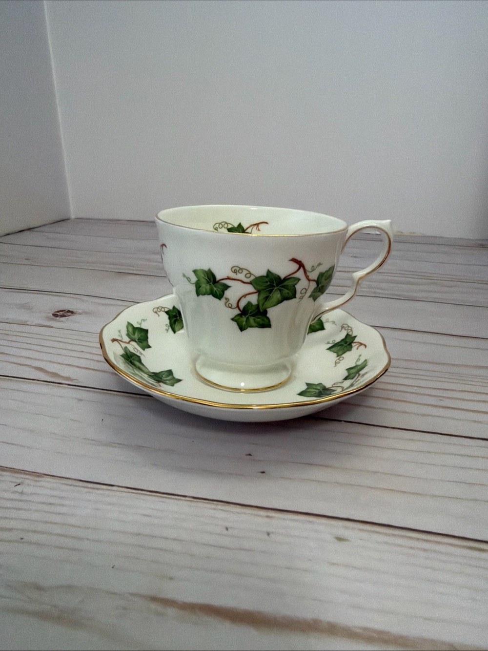 Colclough Bone China Teacup & Saucer Green Ivy Leaves c1950s Made In England